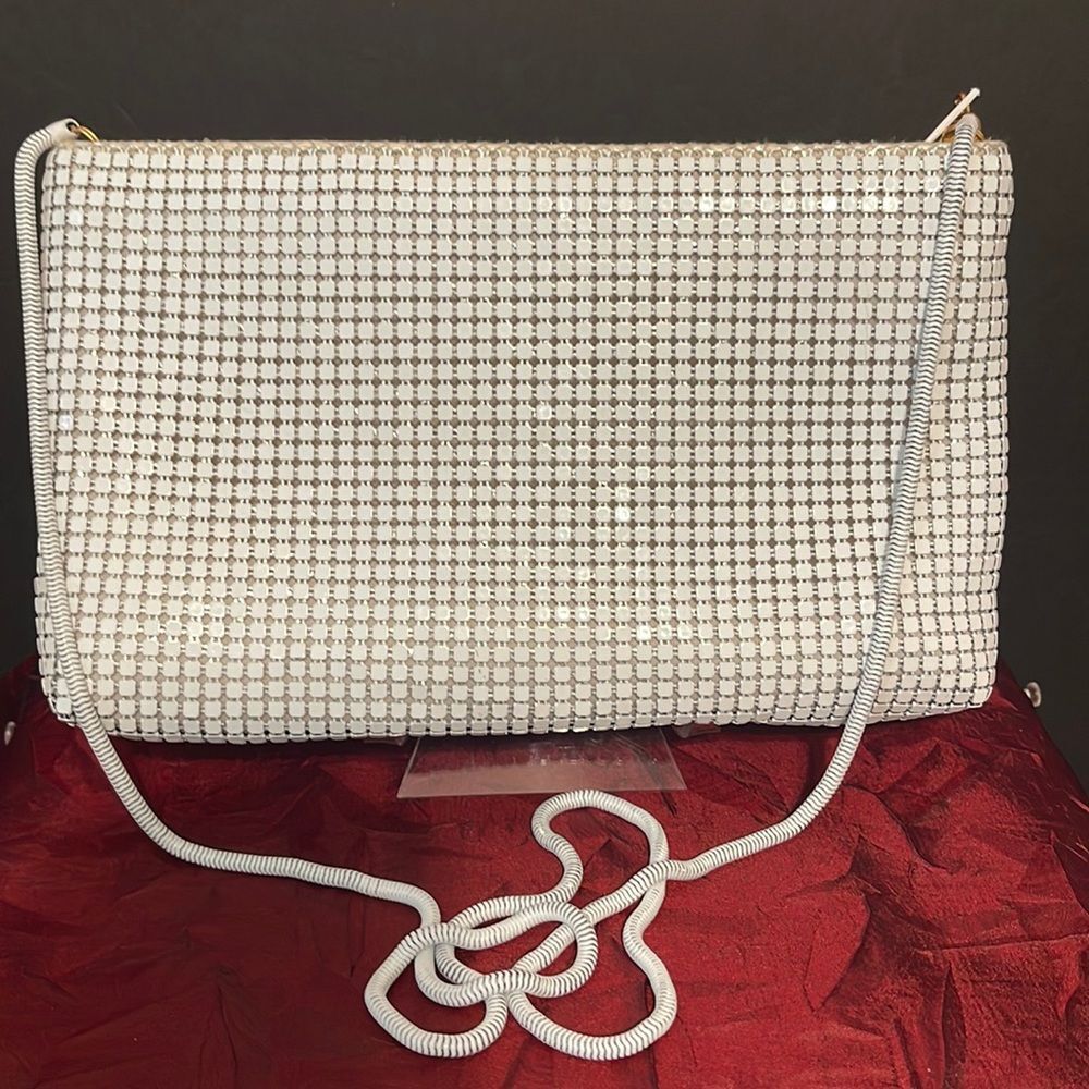 Vintage JW Robinson’s White Chainmail‎ Mesh Evening Bag